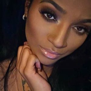 Meet your Posher, Paris